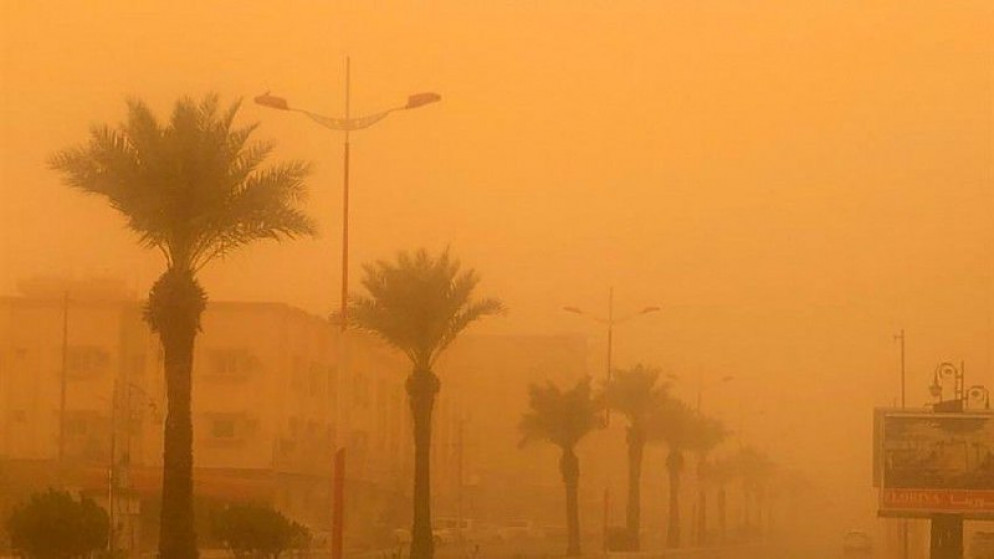 رياح محملة بأتربة وغبار في العقبة.