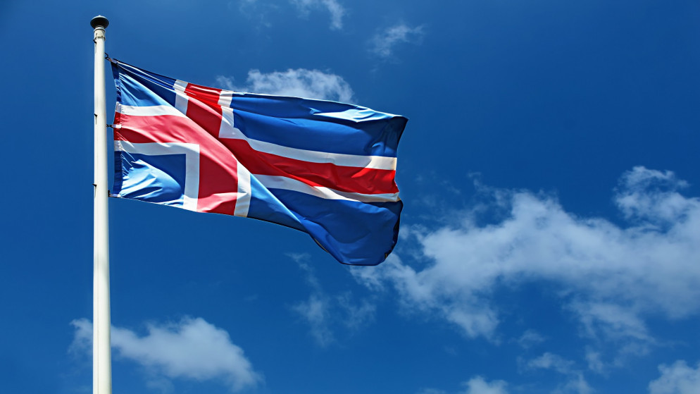 علم أيسلندا. (shutterstock)