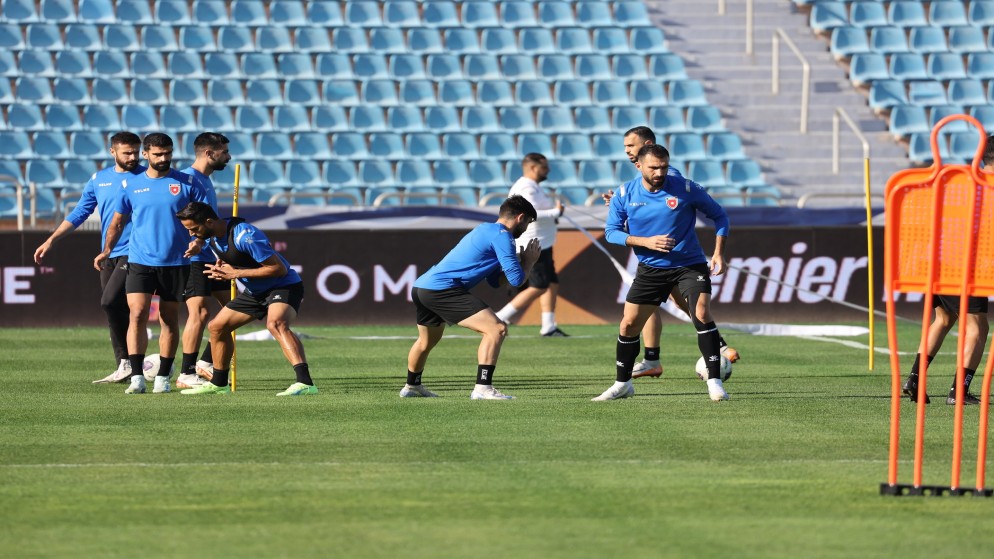 جانب من تدريبات المنتخب الوطني لكرة القدم استعدادا للقاء نظيره الكوري الجنوبي في التصفيات المؤهلة إلى كأس العالم 2026. (صلاح ملكاوي/ المملكة)