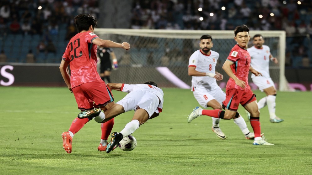 جانب من مباراة المنتخب الوطني لكرة القدم أمام كوريا الجنوبية في التصفيات المؤهلة إلى كأس العالم 2026. (صلاح ملكاوي/ المملكة)