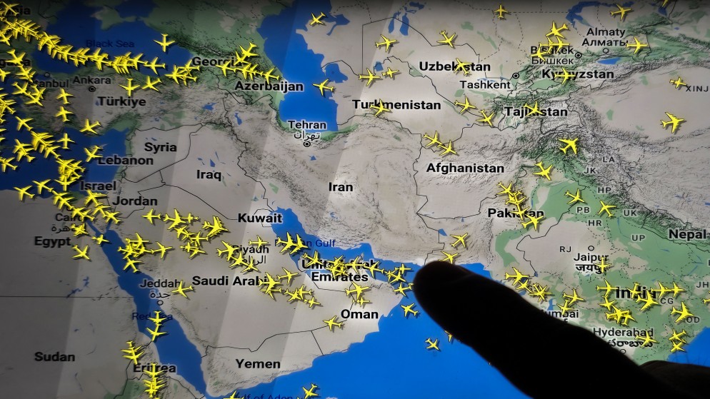 صفحة على موقع Flightradar24، تم التقاطها في نيقوسيا في وقت مبكر 26 أكتوبر 2024 وتعرض الرحلات الجوية التجارية حول المجال الجوي الإيراني. (أ ف ب)