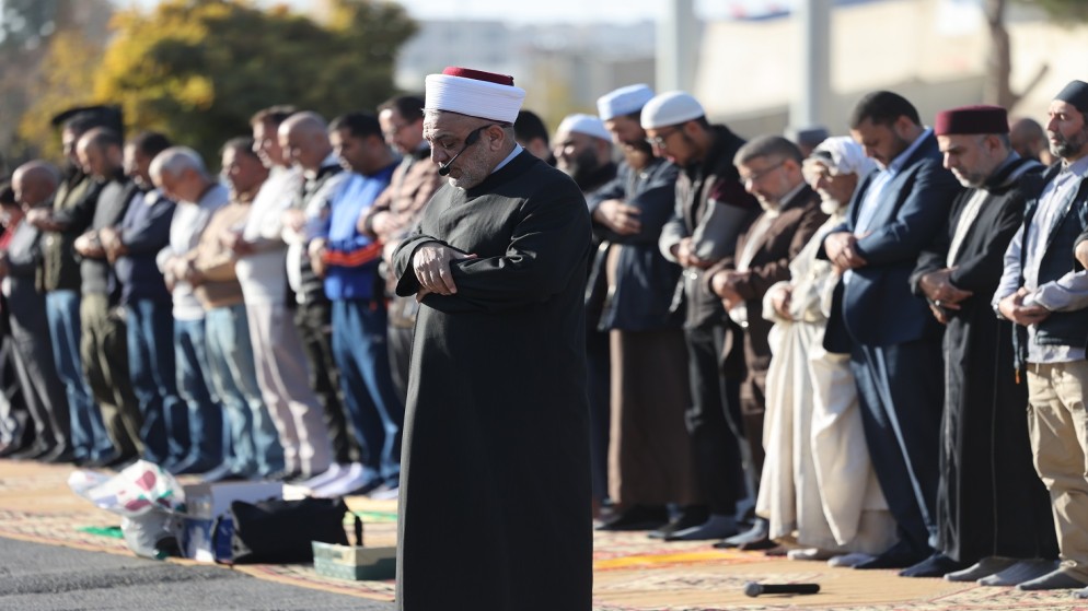 وزير الأوقاف والشؤون والمقدسات الإسلامية محمد الخلايلة يقيم صلاة الاستسقاء. (صلاح ملكاوي / المملكة)