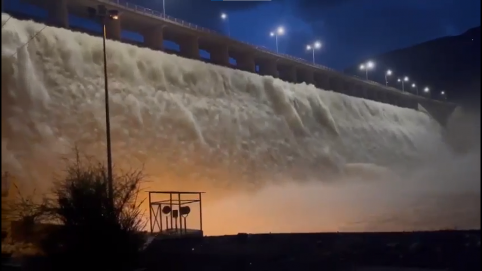 صورة لفيضان سد الموجب في الكرك. (سلطة وادي الأردن)