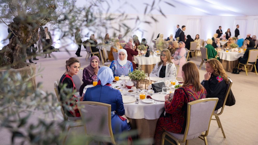 الملكة رانيا العبدالله تقيم إفطاراً لسيدات في محافظة جرش.