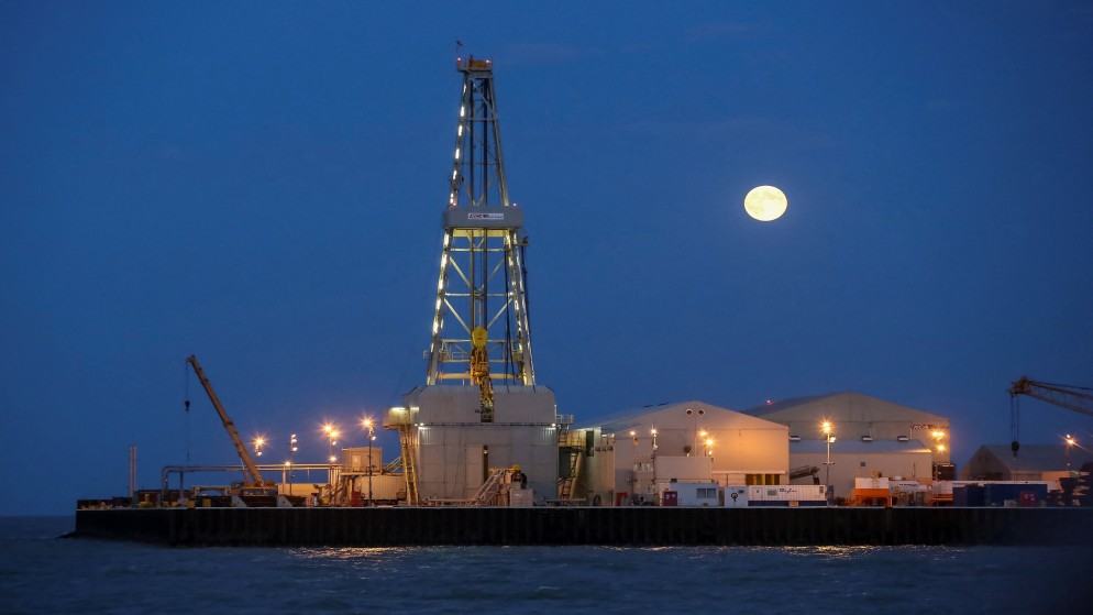 منصة نفطية في حقل كاشاجان النفطي البحري في بحر قزوين غرب كازاخستان، 21 آب/أغسطس 2013. (رويترز)