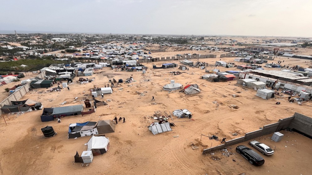 منظر عام لمخيم نازحين فلسطينيين في رفح في جنوب قطاع غزة. (رويترز)