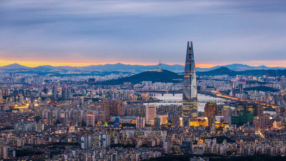 منظر عام لسول عاصمة كوريا الجنوبية، حيث تنعقد قمة صينية كورية يابانية. (istockphoto)