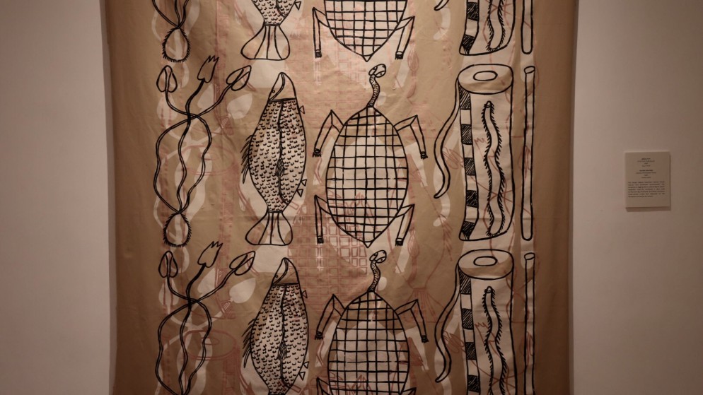 أعمال فنية في معرض "جاراتشارا: رياح الموسم الجاف" للسكان الأصليين في أستراليا. (صلاح ملكاوي/ المملكة)