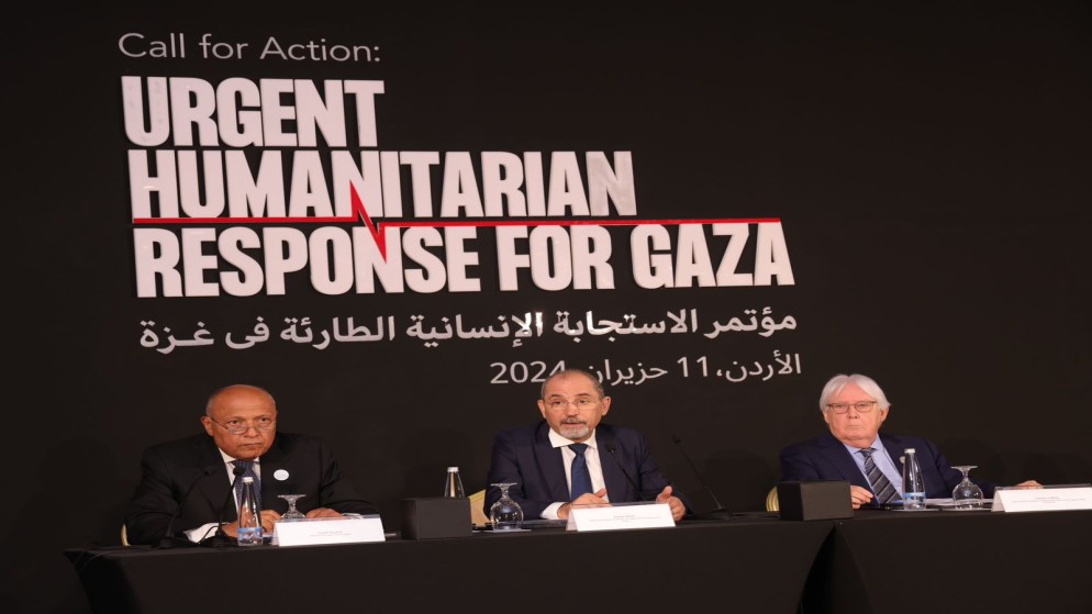 نائب رئيس الوزراء وزير الخارجية وشؤون المغتربين أيمن الصفدي خلال ألقاء كلمة في مؤتمر الاستجابة الإنسانية الطارئة في قطاع غزة. (وزارة الخارجية)