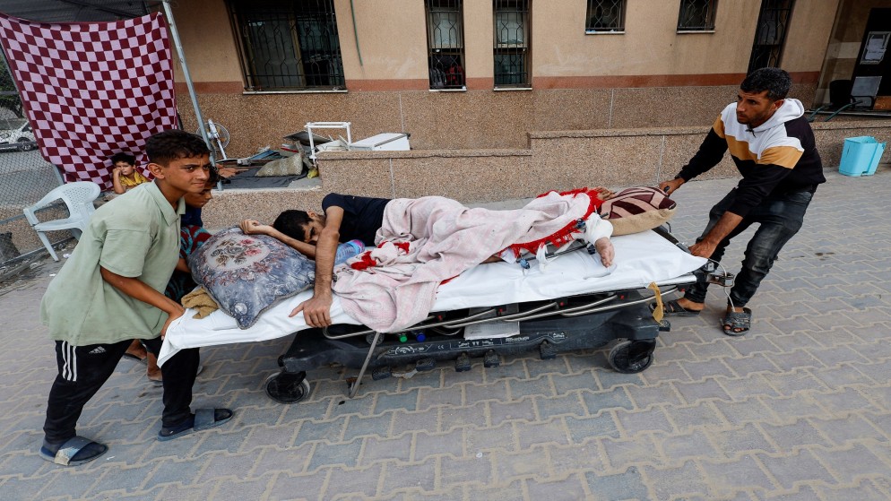 جريح فلسطيني تم إجلاؤه من المستشفى الأوروبي. جنوب قطاع غزة. 2 يوليو، 2024. (رويترز)