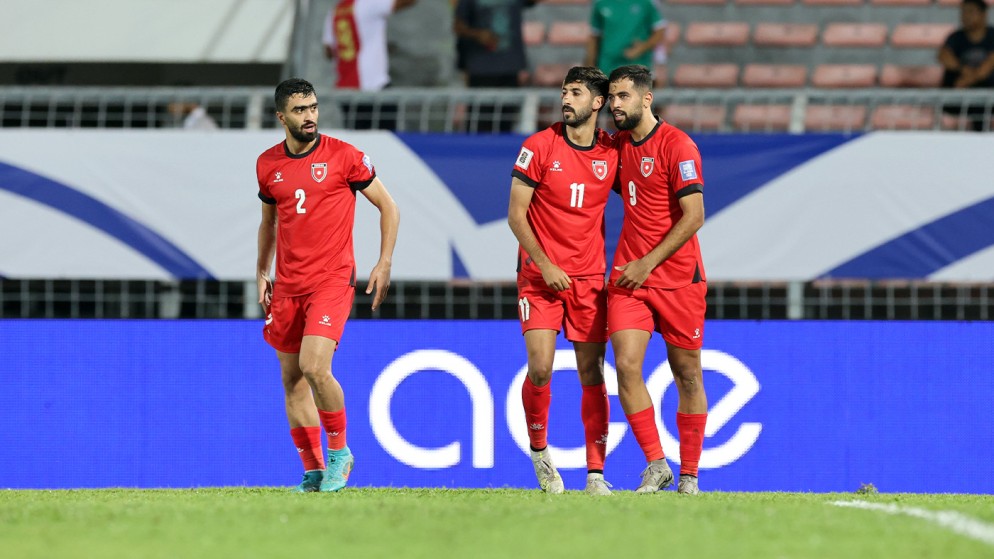 مهاجم المنتخب الوطني لكرة القدم يزن النعيمات يحتفل بعد تسجيل الهدف الأول. (الاتحاد الأردني لكرة القدم)