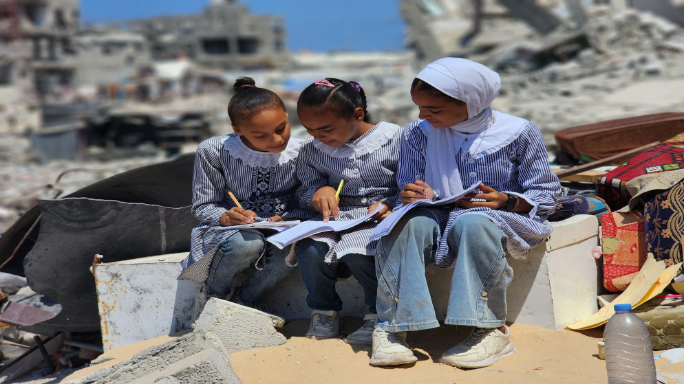 صورة أرشيفية لطلبة مدارس. (وفا)