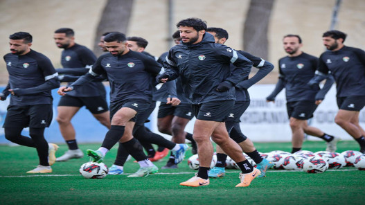  المنتخب الوطني لكرة القدم يكثف تدريباته في معسكر قطر 