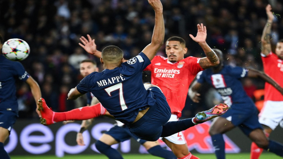 The question of Mbappé’s possible departure casts a shadow over Saint-Germain’s match against Marseille