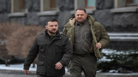  زيلينسكي يعلن استقالة مدير مكتبه وسط فضيحة فساد 