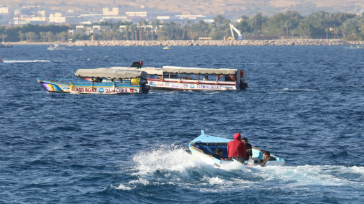  الهيئة البحرية تحذر من اضطرابات جوية وتدعو إلى رفع جاهزية المرافق 