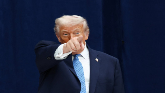  ترامب: سنسمح لإنفيديا بشحن رقائق إتش 200 للصين ودول أخرى 