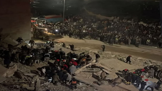  19 وفاة جراء انهيار بنايتين متجاورتين بمدينة فاس المغربية 