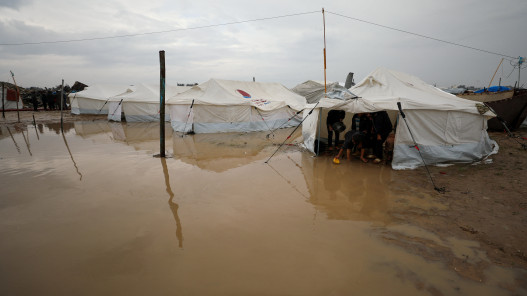  وفيات وانهيارات واسعة خلال المنخفض في قطاع غزة 