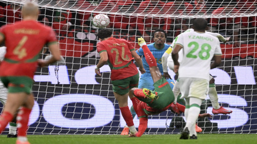  المغرب يتجاوز توتر البداية ليهزم جزر القمر في افتتاح كأس الأمم الإفريقية 