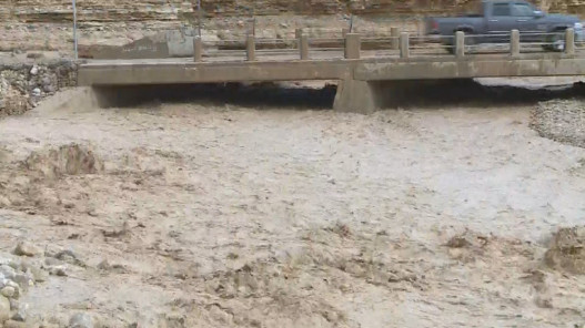  أمانة عمّان ترفد بلدية الطفيلة الكبرى بكوادر وآليات لمعالجة أضرار الأمطار 