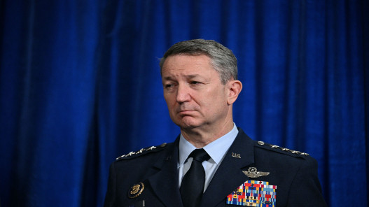  رئيس الأركان الأميركي: 150 طائرة شاركت في عملية اعتقال مادورو 