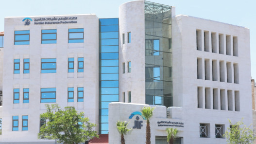  "اتحاد التأمين" يحذر من سماسرة منتشرين في مناطق ترخيص المركبات 