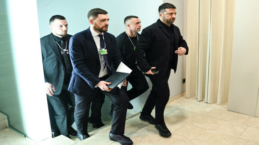  الرئاسة الأوكرانية: بدء الاجتماع بين ترامب وزيلينسكي في دافوس 