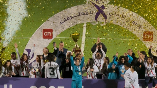  الاتحاد يتوج بلقب دوري المحترفات للمرة الثالثة  