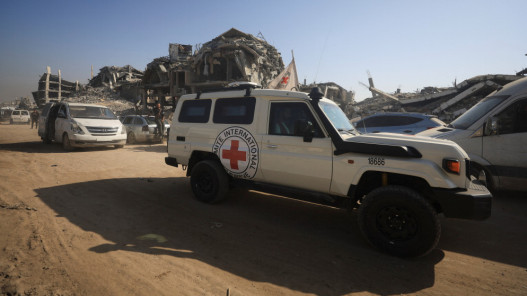  إسرائيل تعيد 15 جثمانا لفلسطينيين إلى قطاع غزة 