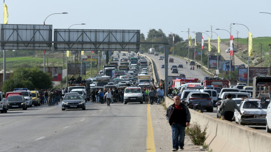  الاحتلال ينذر بإخلاء مبنيين في قريتين بجنوب لبنان تمهيدا لشن ضربات 