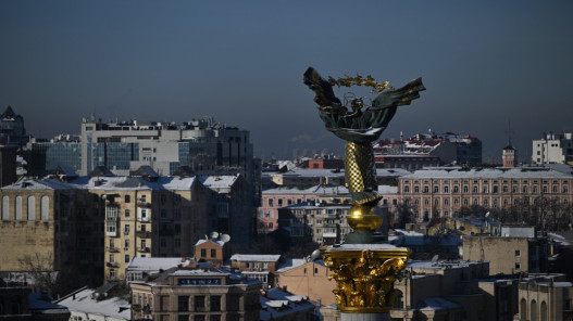  مسؤولون: كييف تتعرض لهجوم صاروخي 