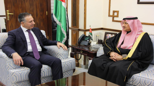 وزير الصناعة والتجارة والسفير السعودي يبحثان تعزيز التعاون الاقتصادي 