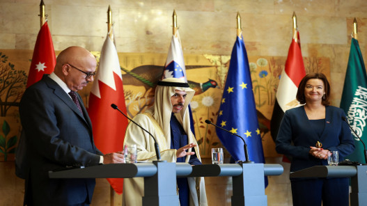  وزير الخارجية السعودي: نأمل بحل الأزمة بين إيران والولايات المتحدة 