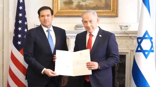  نتنياهو يوقع على وثيقة الانضمام إلى مجلس السلام 