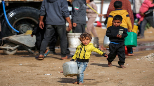  إذاعة فلسطينية بتمويل أوروبي تنطلق من غزة لنقل معاناة سكان القطاع المدمر 