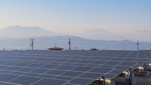  صناعة الأردن وعمّان: اكتمال تمويل مشروع الشمس للطاقة الشمسية بقدرة 100 ميغاواط 