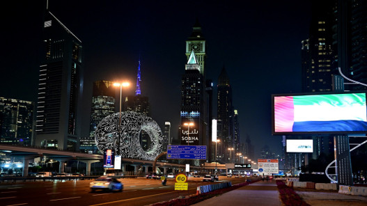  مقتل مقيم آسيوي إثر سقوط حطام اعتراض جوي في دبي 