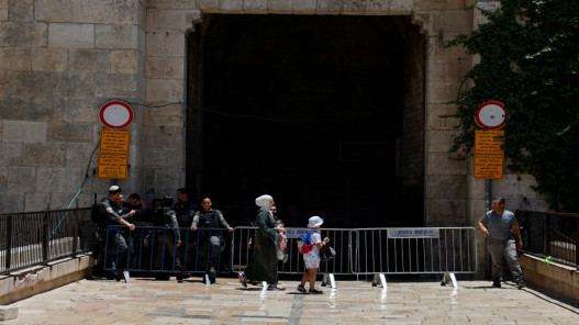  الاحتلال الإسرائيلي يغلق منطقة باب العامود في القدس 