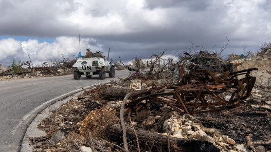  رويترز: المؤشرات الأولية تشير إلى استهداف دبابة إسرائيلية قاعدة دولية في لبنان 