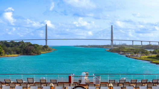  قناة بنما تشهد زيادة في حركة الملاحة بسبب الحرب في الشرق الأوسط 