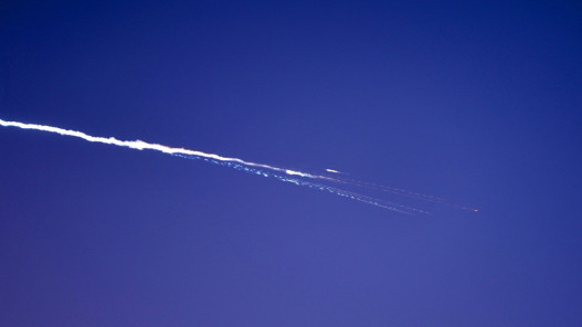  إصابة 25 شخصا جراء سقوط شظايا صاروخية في وسط إسرائيل 