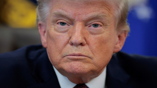  في سابقة تاريخية.. ترامب يحضر جلسة في المحكمة العليا 