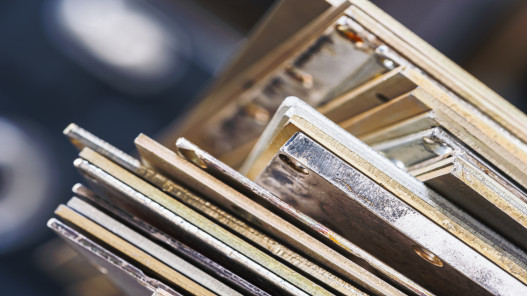  ترامب يخفض الرسوم الجمركية على مشتقات الصلب والألمنيوم والنحاس 