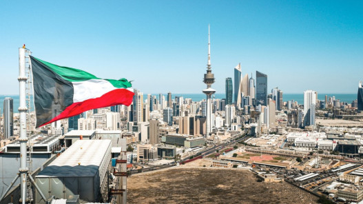  الكويت تتصدى لهجمات صاروخية وطائرات مسيّرة 