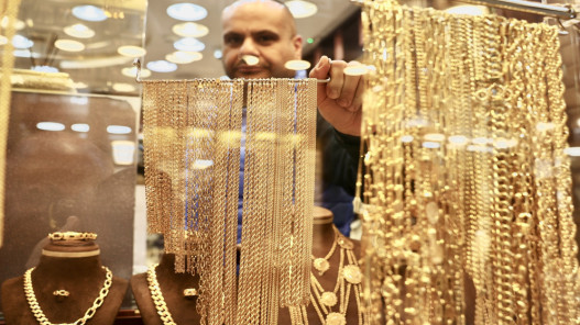  95.8 دينارا سعر الذهب عيار 21 في السوق المحلية 