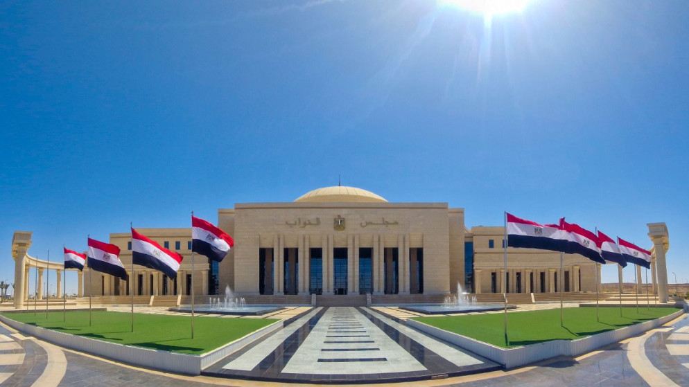 البرلمان المصري يعقد جلسة طارئة الأحد بعد دعوة السيسي للدفاع عن أمن السعودية