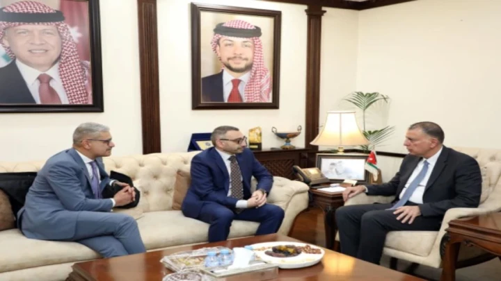 وزير الداخلية يؤكد أهمية تسهيل العودة الطوعية الآمنة للاجئين السوريين